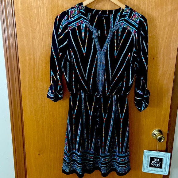 Black/multi-colored lightweight dress w/ inside lining. - Picture 4 of 4